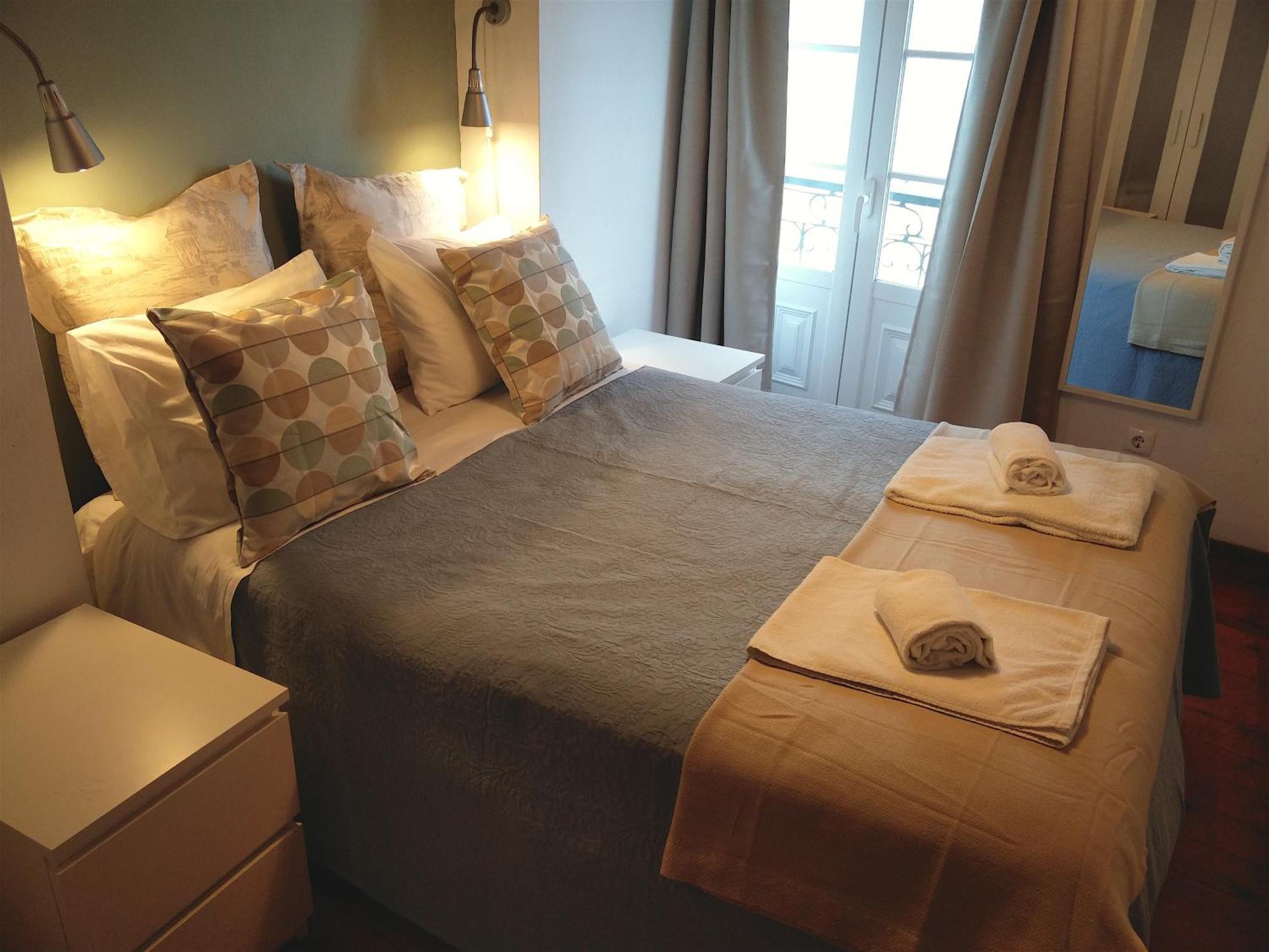 Myplacelisbon - Alfama River View Apartment Стая снимка